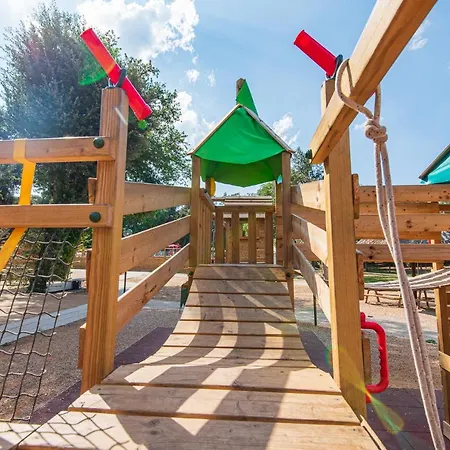 Paradu Ecovillage & 假日公园 马里纳-迪卡斯塔涅托