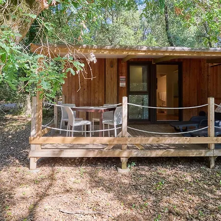 Paradu Ecovillage & * 马里纳-迪卡斯塔涅托